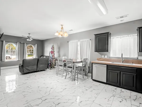 $345,000 | 337 Ramona Street, Orange Cove, CA 93646