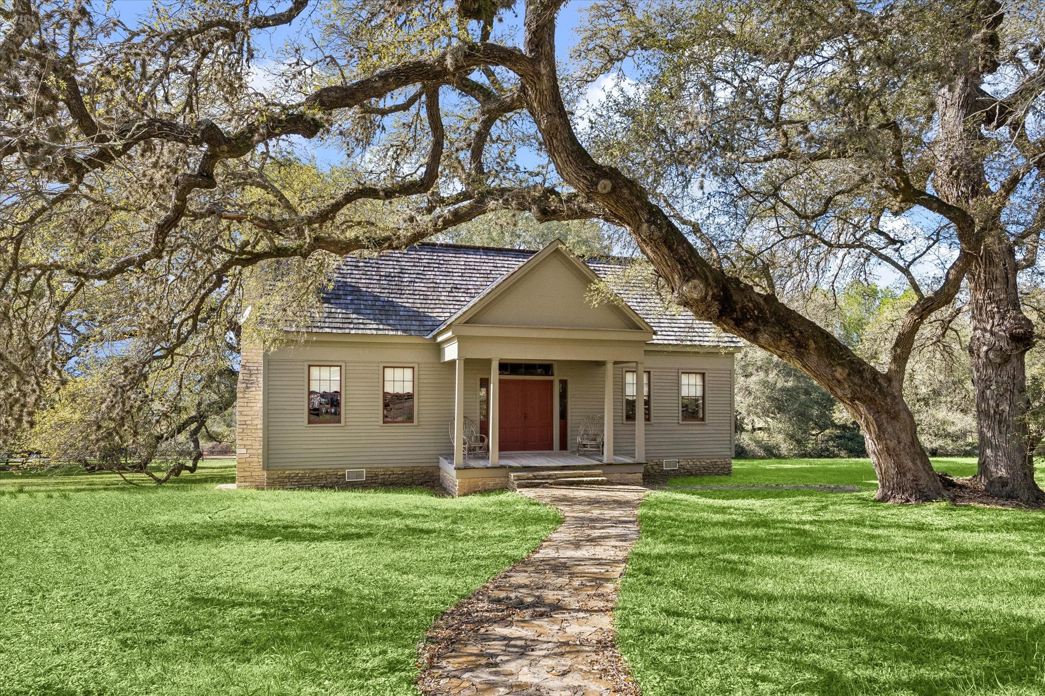 207 Bauer Rummel Round Top, TX 78954 - Photo 1 of 21 This home reflects the history of Round Top, moved to current location and remodeled. Sits on 1.766 acres with huge live oaks, this Dogtrot Cottage has 1196 sf with 1 bedroom and 1 and 1 half baths. Plenty of attic space to build out additional rooms.