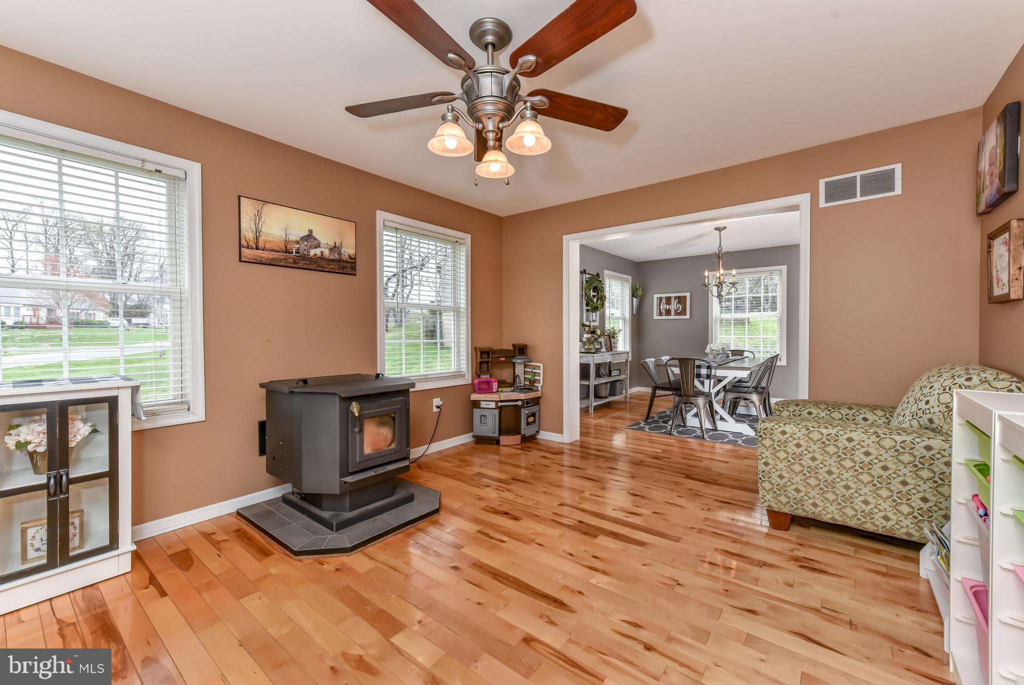 8 Rollins Road North East, MD 21901 - Photo 14 of 30 Living Room