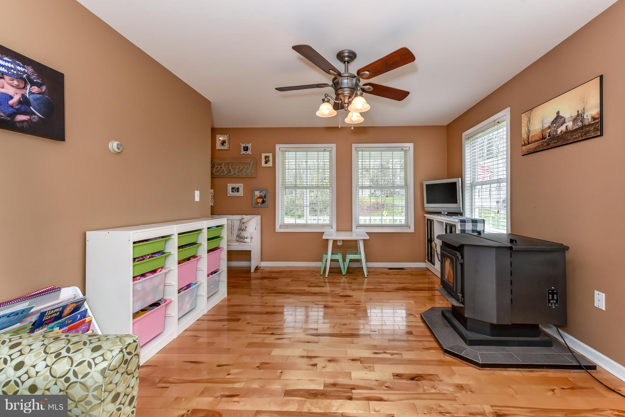 8 Rollins Road North East, MD 21901 - Photo 15 of 30 Living Room