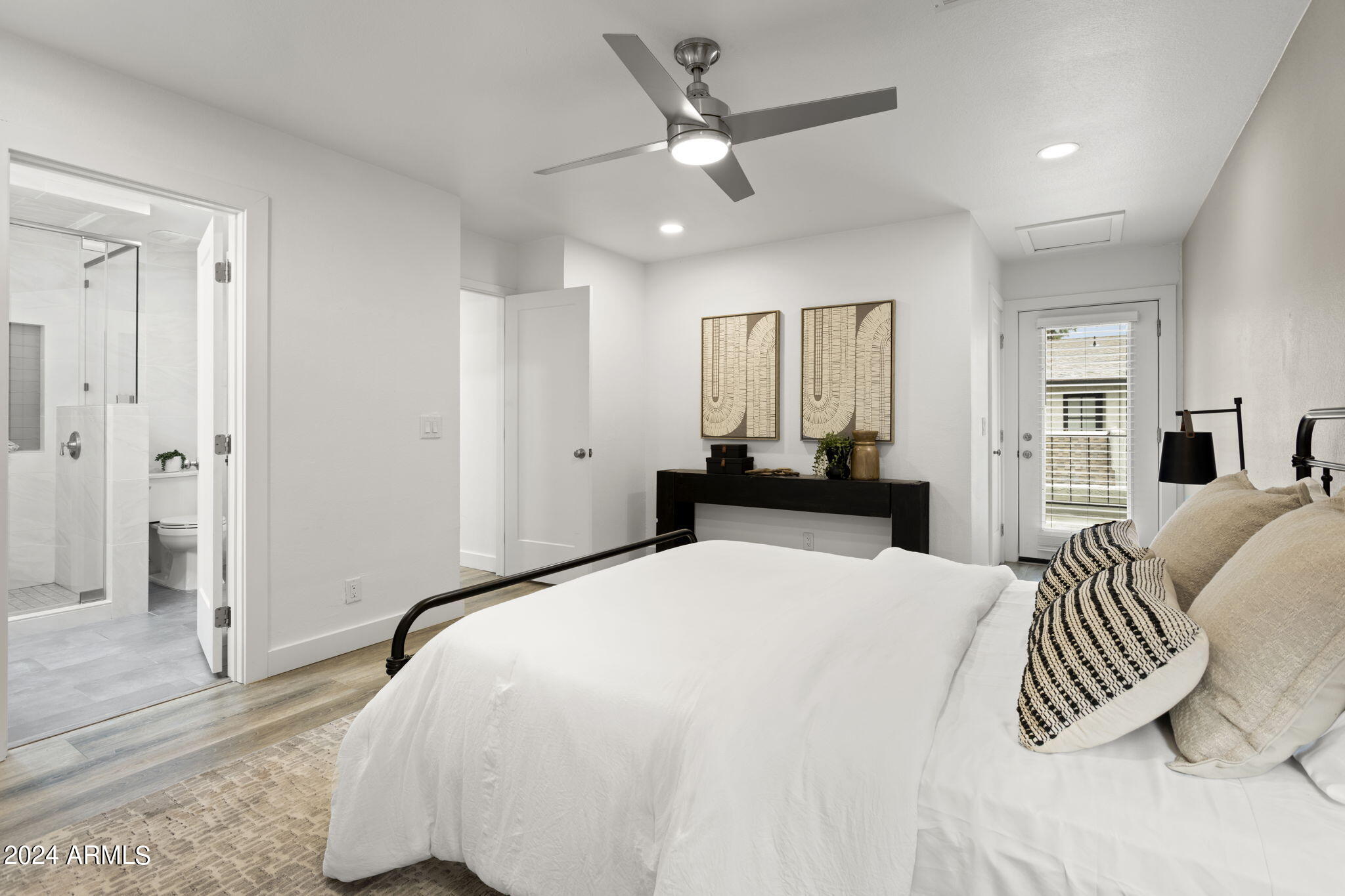3136 North 38th Street, Unit 1 Phoenix, AZ 85018 - Photo 21 of 42 Spacious Master