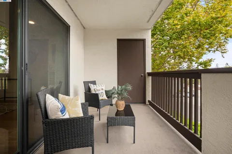 $469,999 | 21071 Gary Drive, Unit 204, Hayward, CA 94546