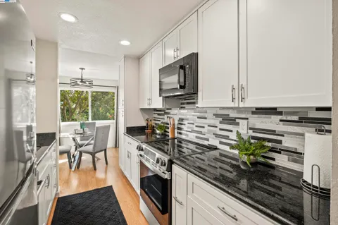 $469,999 | 21071 Gary Drive, Unit 204, Hayward, CA 94546