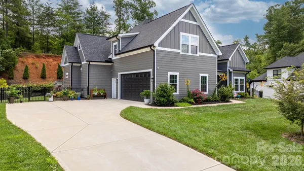 $780,000 | 5046 Woodwinds Drive Northeast, Hickory, NC 28601