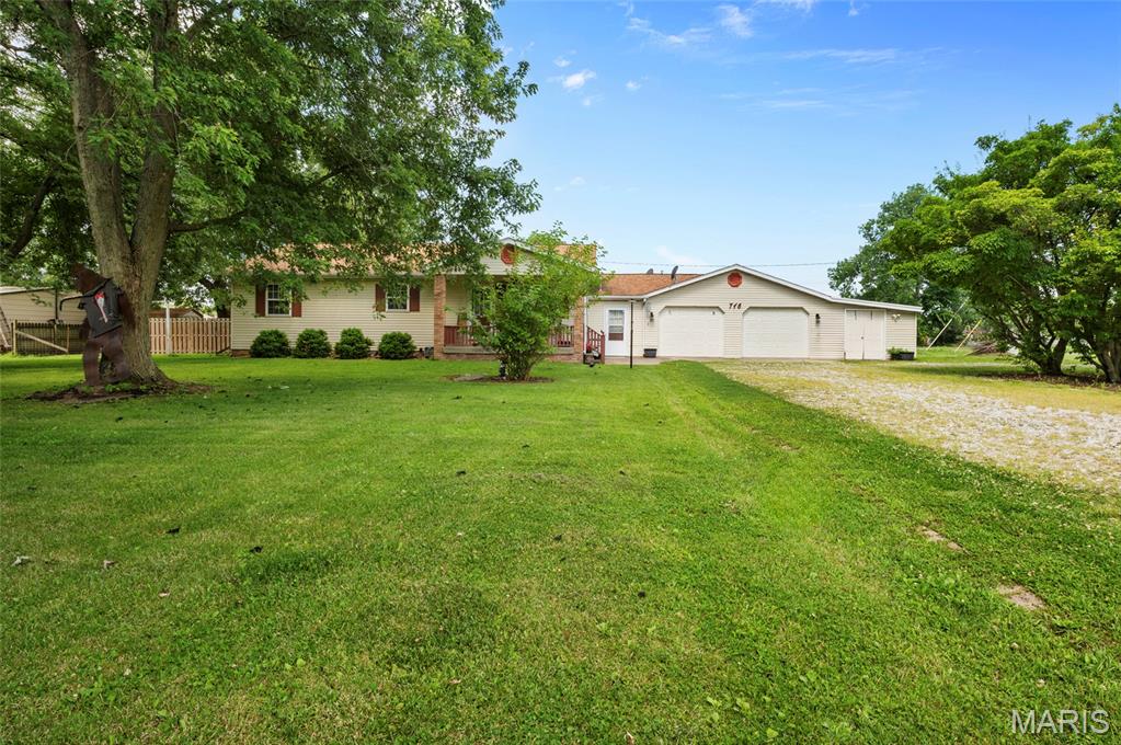 716 Springfield Road Gillespie, IL 62033 - Photo 31 of 33
