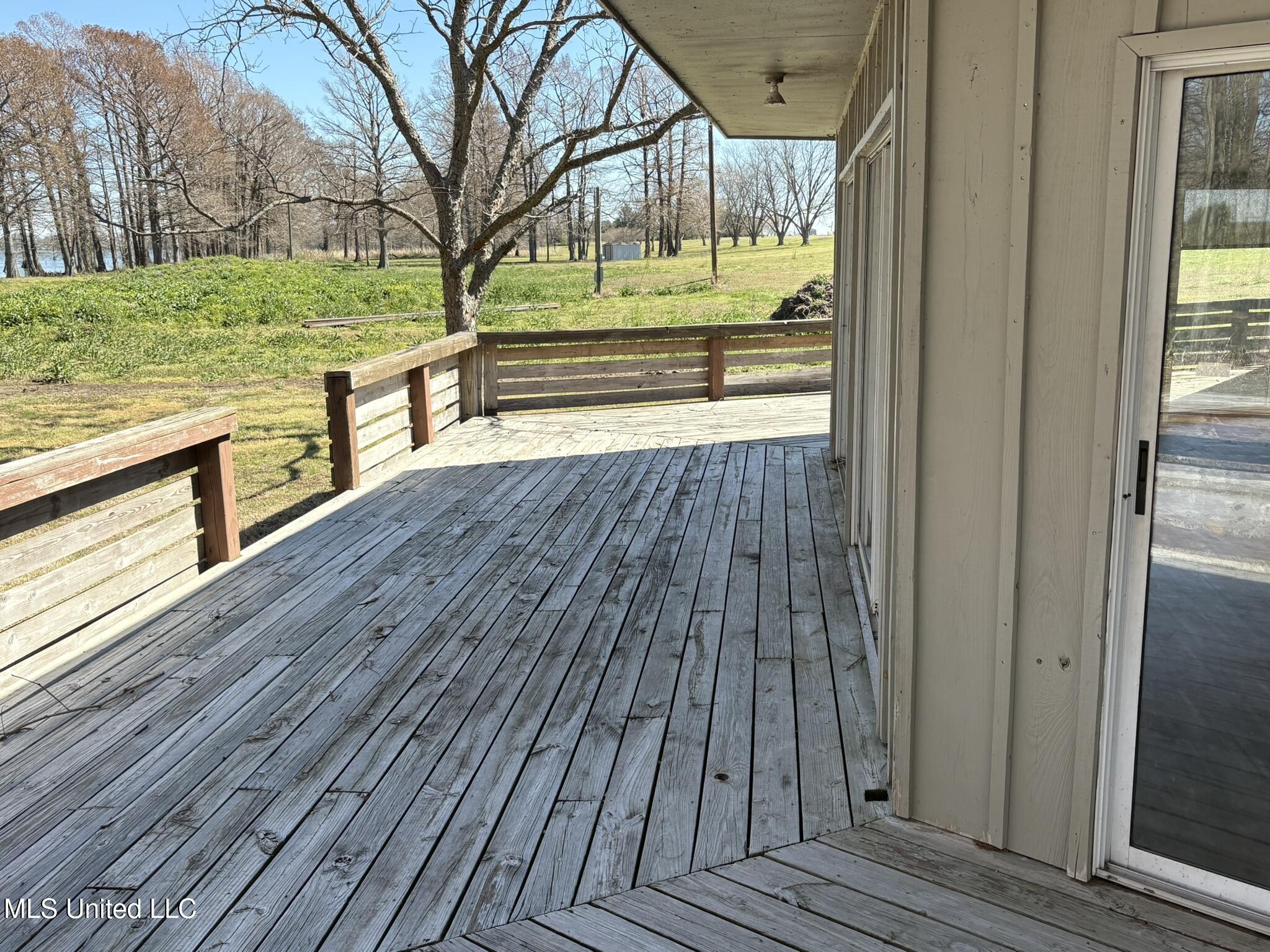 331 Lake Washington Road East Glen Allan, MS 38744 - Photo 20 of 24 LW 331 Deck