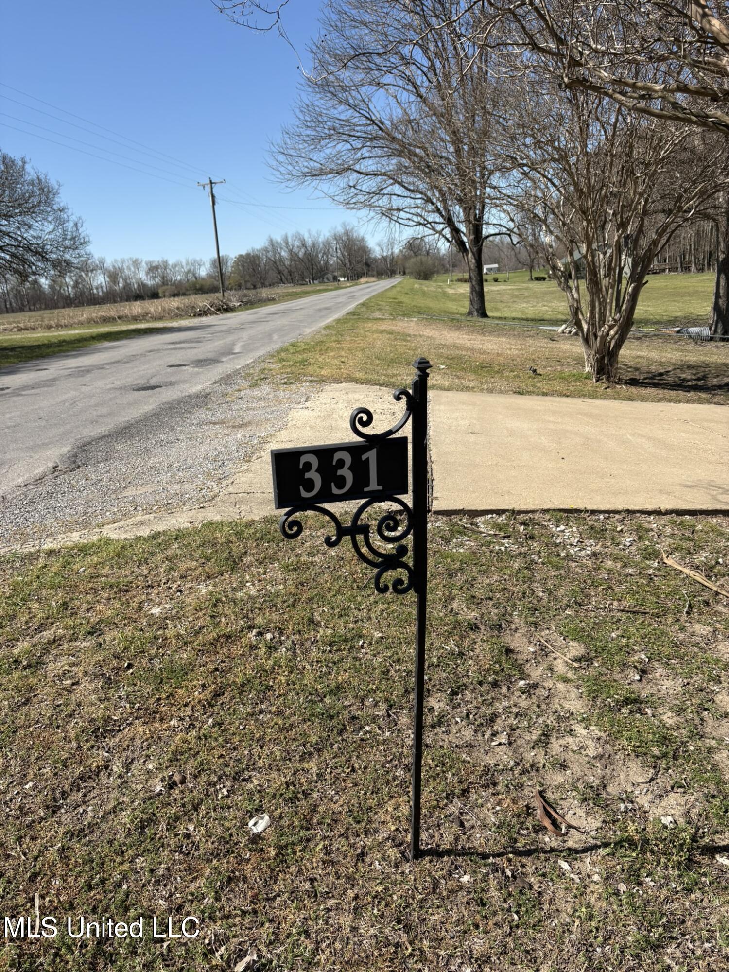 331 Lake Washington Road East Glen Allan, MS 38744 - Photo 2 of 24 LW 331 sign