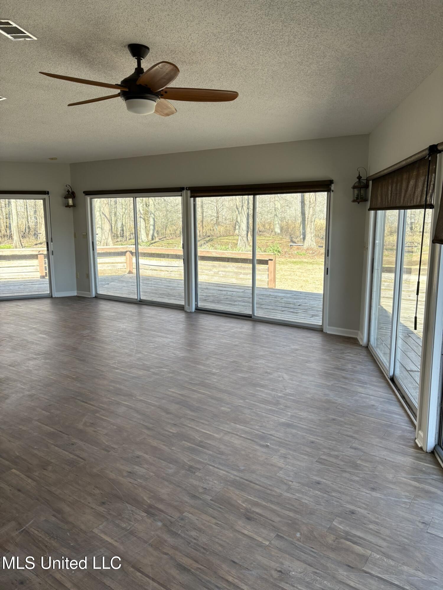 331 Lake Washington Road East Glen Allan, MS 38744 - Photo 5 of 24 LW 311 Den View 1