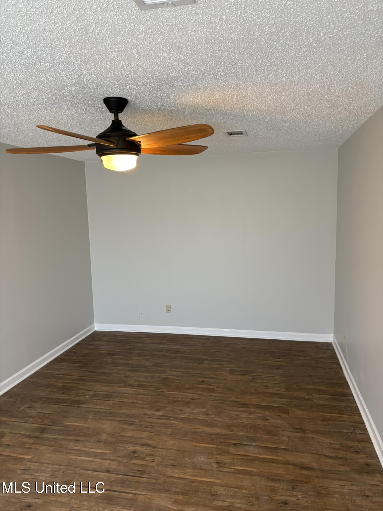 331 Lake Washington Road East Glen Allan, MS 38744 - Photo 8 of 24 LW 331 Master BDRM