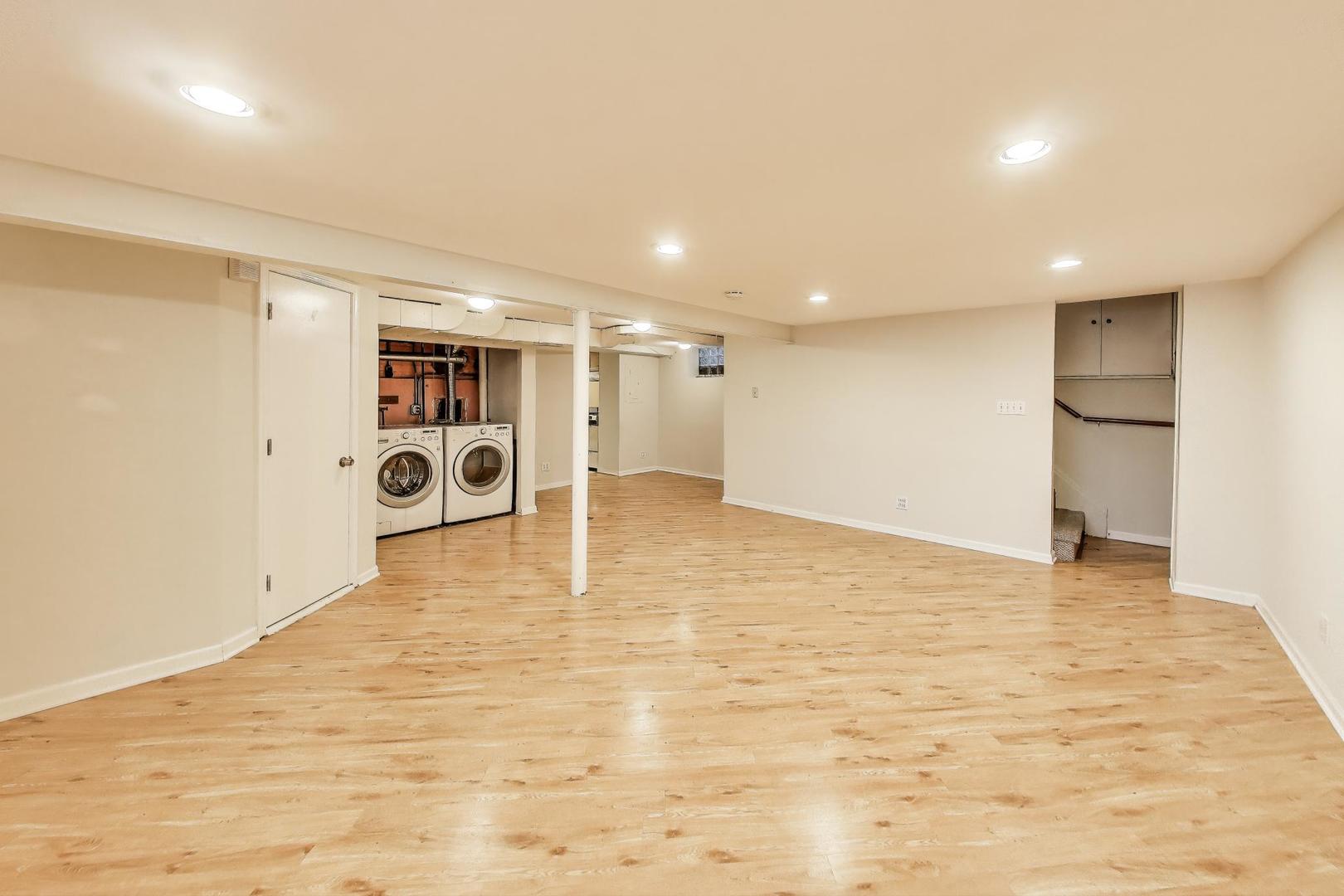 7401 West Main Street Niles, IL 60714 - Photo 25 of 37 a view of an empty room