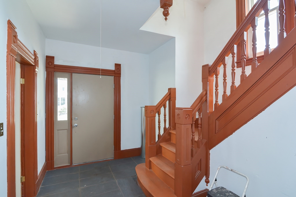 54 Hebron Street Springfield, MA 01107 - Photo 5 of 42 Gallery Image 5