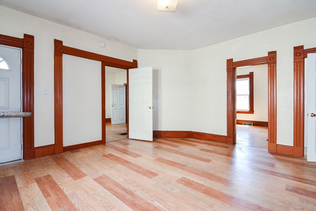 54 Hebron Street Springfield, MA 01107 - Photo 7 of 42 Gallery Image 7