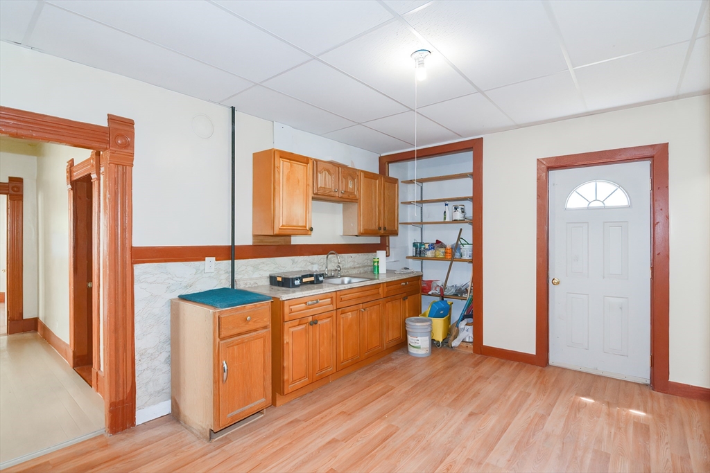 54 Hebron Street Springfield, MA 01107 - Photo 10 of 42 Gallery Image 10