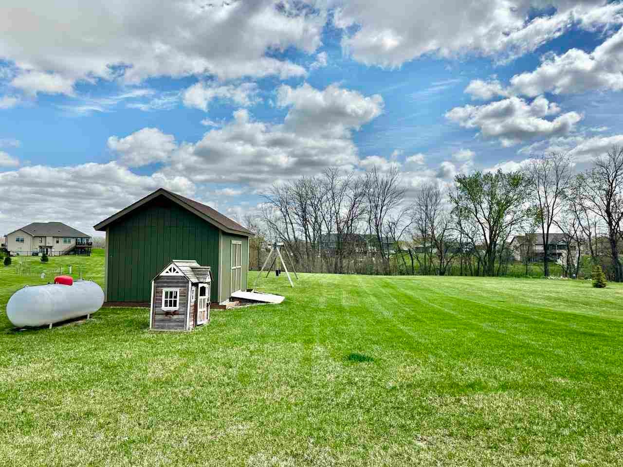 1436 Willow Brook Lane Riverside, IA 52327 - Photo 4 of 55 Gallery Image 4