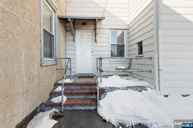 $1,400 | 499 Crooks Avenue, Unit 2, Clifton, NJ 07011