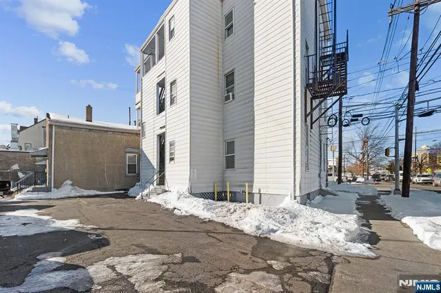 $1,400 | 499 Crooks Avenue, Unit 2, Clifton, NJ 07011