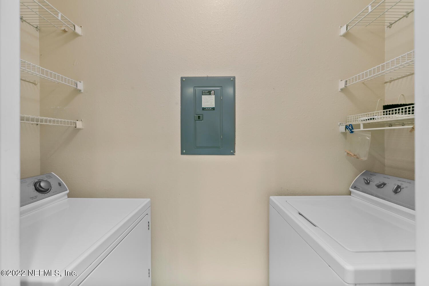 10901 Burnt Mill Road, Unit 1004 Jacksonville, FL 32256 - Photo 19 of 30 Laundry