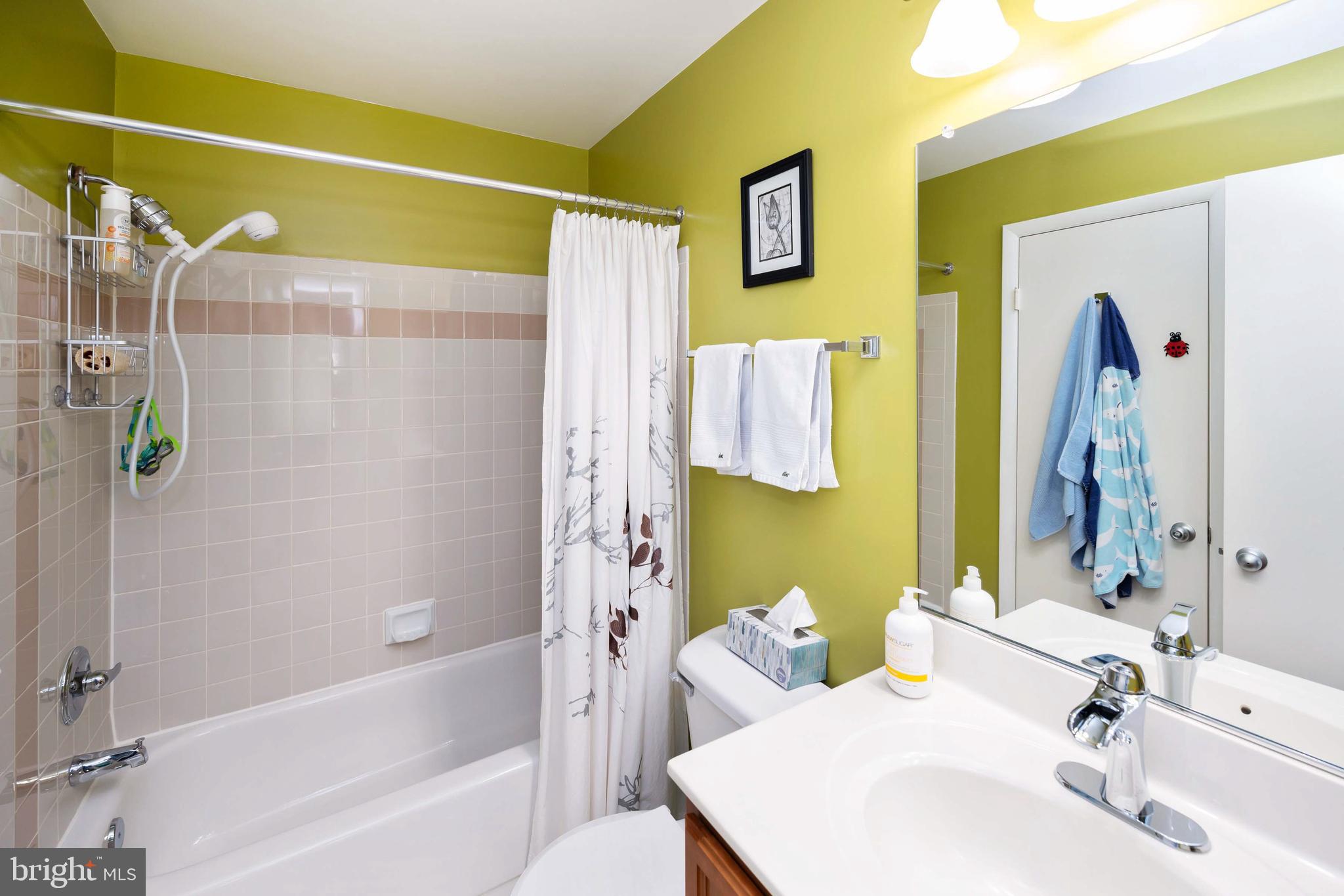 1707 Ascot Way Reston, VA 20190 - Photo 17 of 26