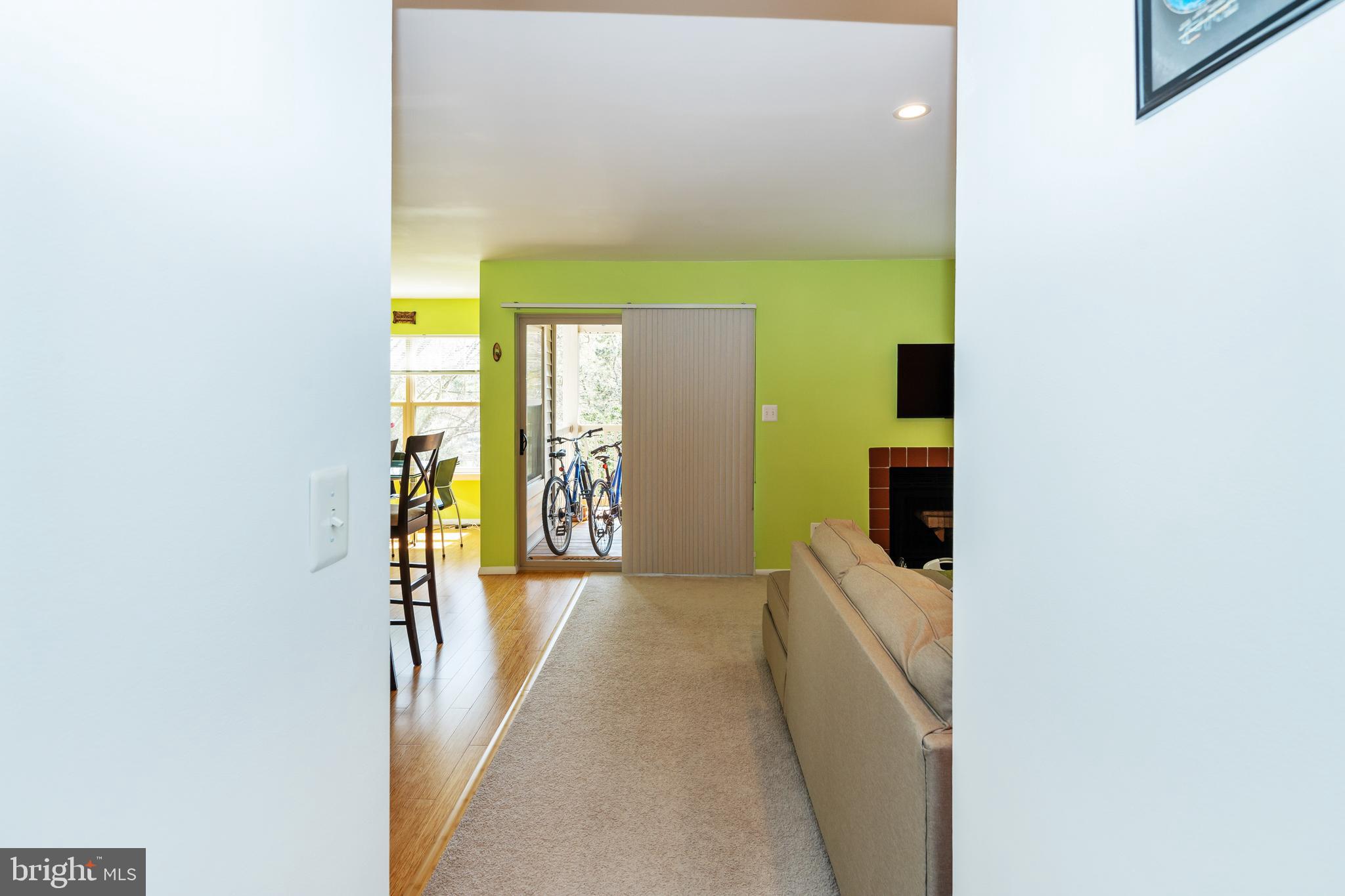 1707 Ascot Way Reston, VA 20190 - Photo 4 of 26