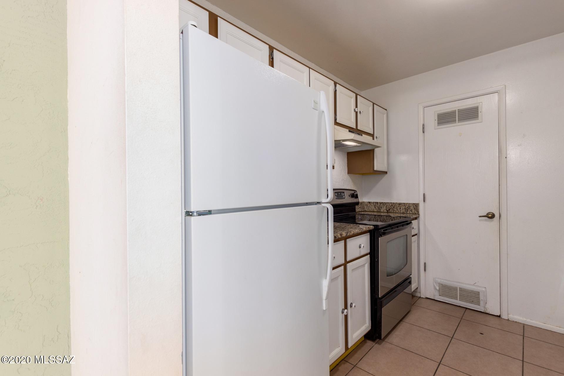 625 South Prudence Road, Unit 104 Tucson, AZ 85710 - Photo 8 of 25
