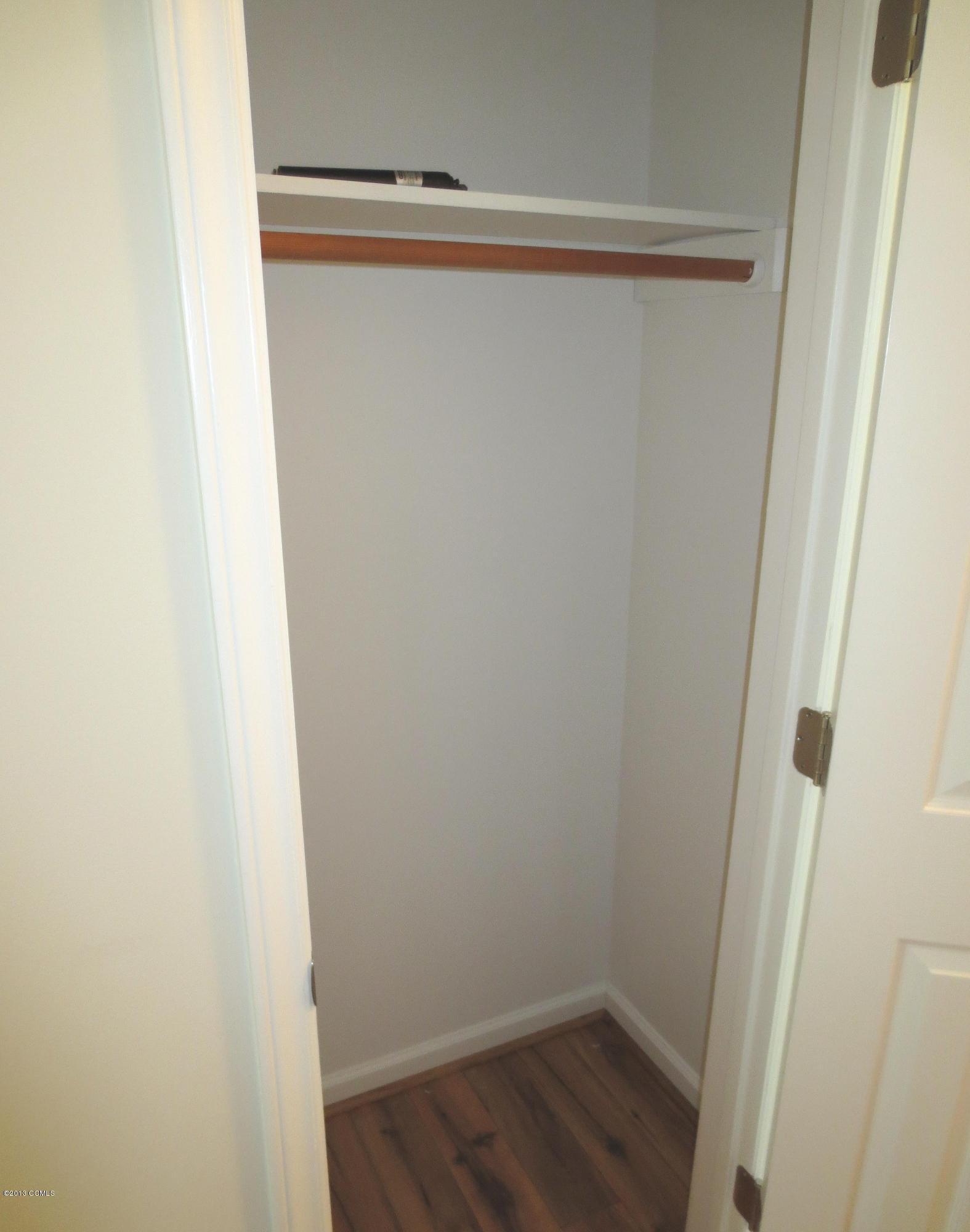 3623 Country Club Road Morehead City, NC 28557 - Photo 26 of 29 3623 Country Club Foyer Closet