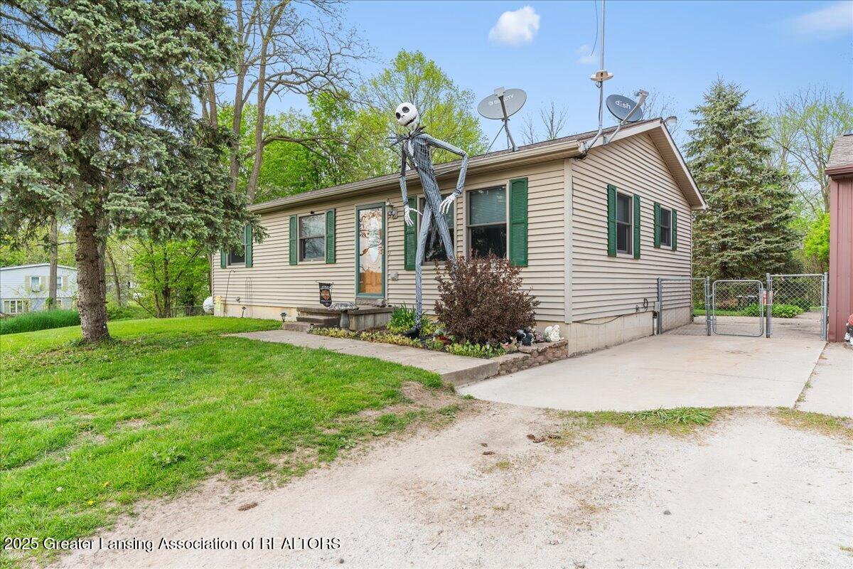 10111 Kinneville Road Eaton Rapids, MI 48827 - Photo 7 of 31 03-Media Jett - 02