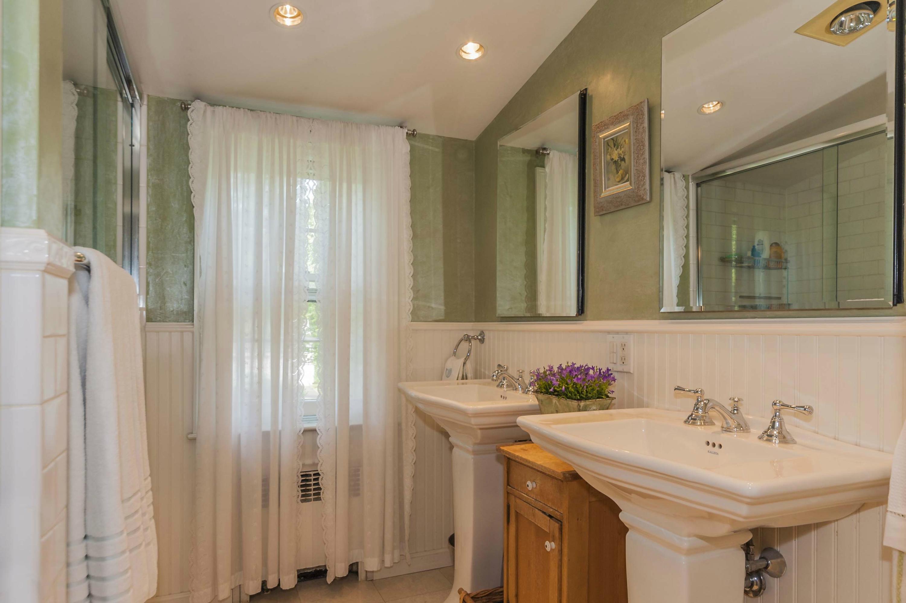 17 Wakeman Road Darien, CT 06820 - Photo 18 of 25 full bath