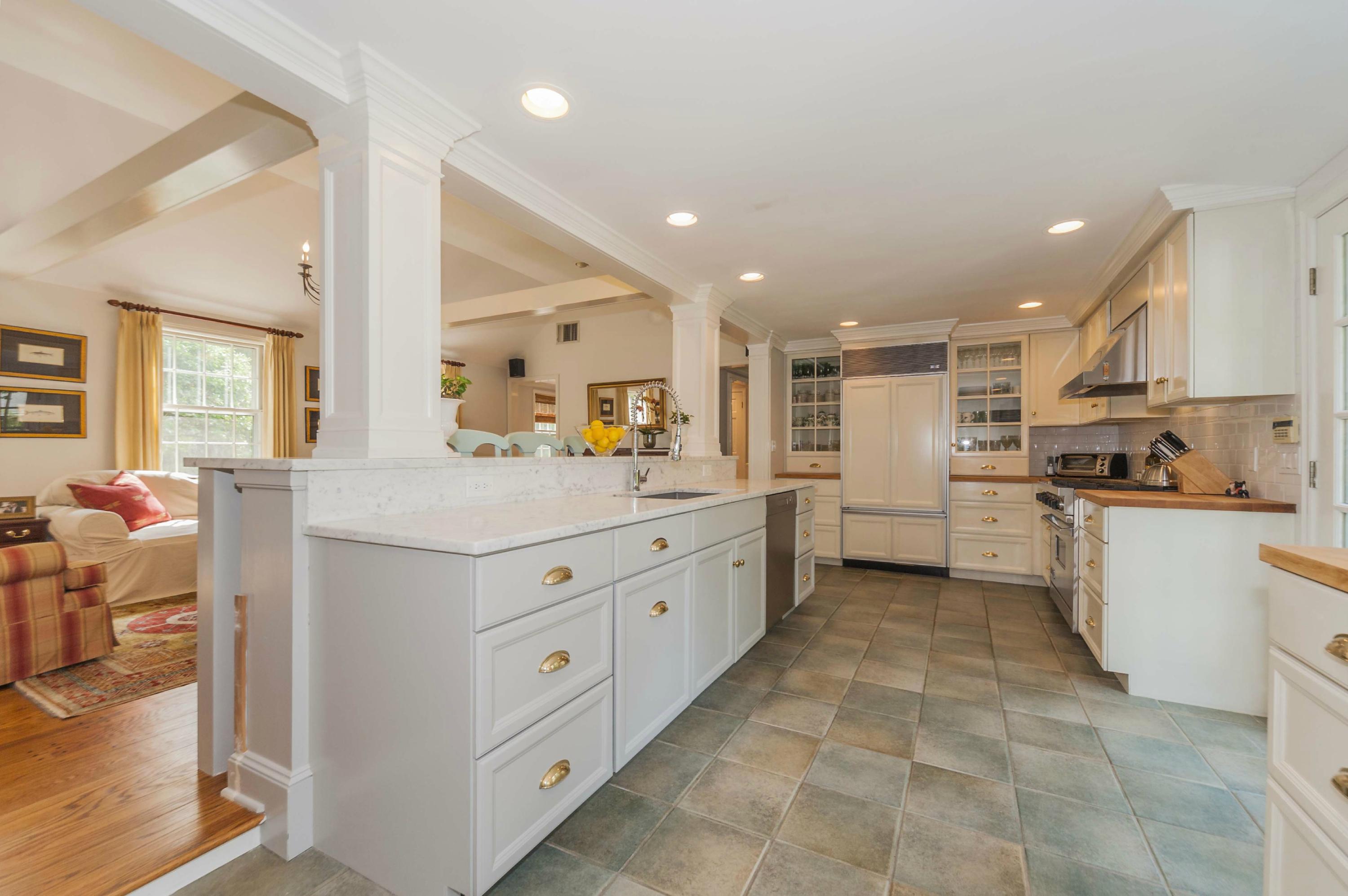 17 Wakeman Road Darien, CT 06820 - Photo 9 of 25 kitchen