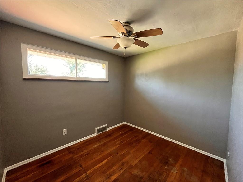523 Larix Road Monroeville, PA 15146 - Photo 6 of 12 Gallery Image 6