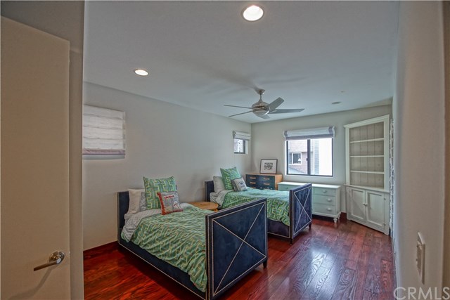 425 26th Street Manhattan Beach, CA 90266 - Photo 8 of 14