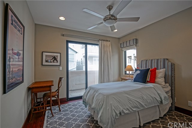 425 26th Street Manhattan Beach, CA 90266 - Photo 9 of 14