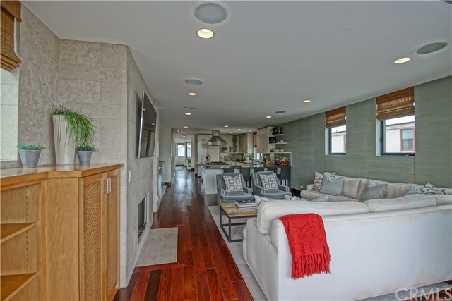 425 26th Street Manhattan Beach, CA 90266 - Photo 10 of 14