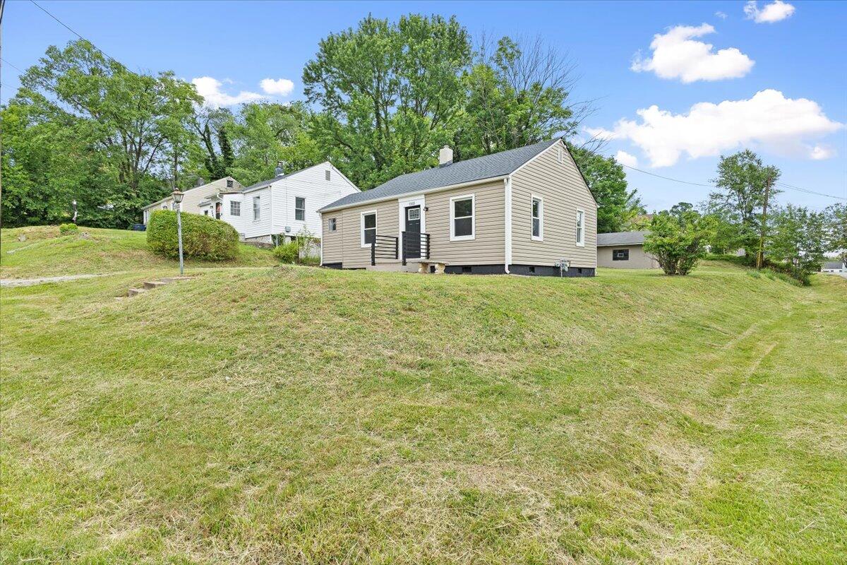02-1503 Barnett Rd NW_02
