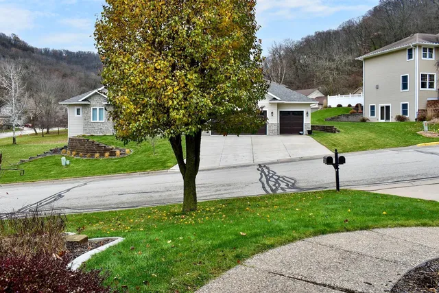 $595,000 | 56 Rivers Oak Court, Winona, MN 55987