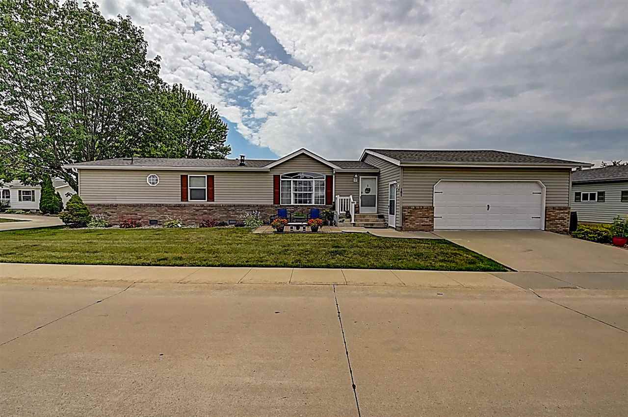 161 Paddock Circle Iowa City, IA 52240 - Photo 1 of 45 Gallery Image 1