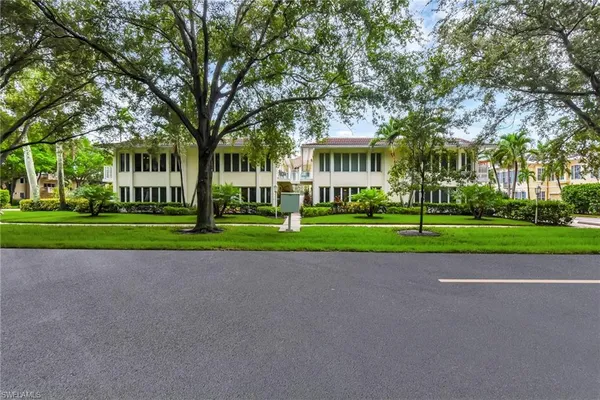 $9,500 | 284 4th Street South, Unit 103, Naples, FL 34102