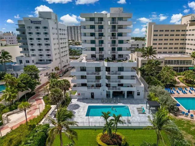 $8,000 | 4301 Collins Avenue, Unit 605, Miami Beach, FL 33140