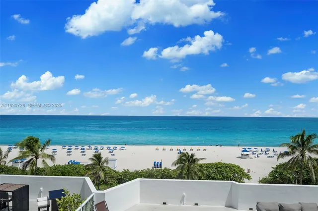 $8,000 | 4301 Collins Avenue, Unit 605, Miami Beach, FL 33140