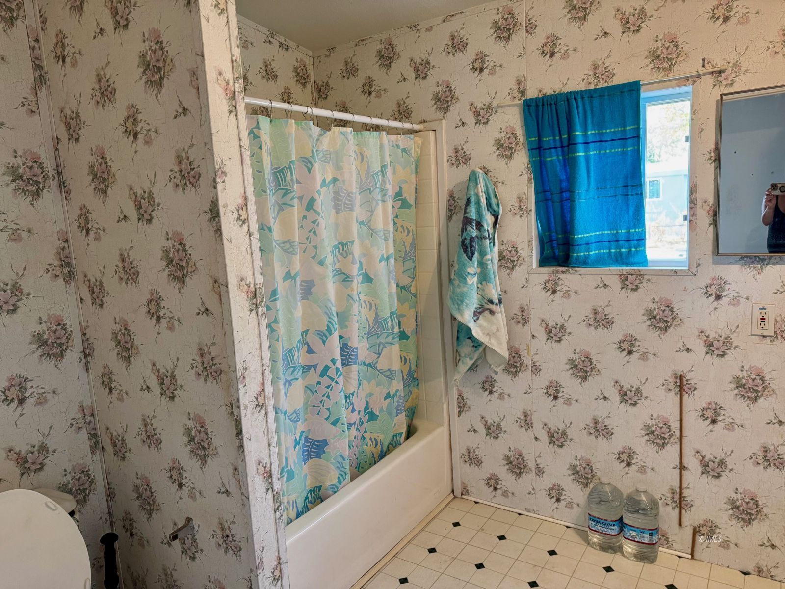 464 Bartell Road, Unit 19 Big Pine, CA 93513 - Photo 8 of 8 a bathroom with a shower and a sink