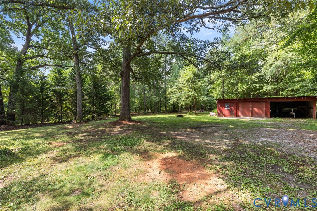 13107 Five Forks Road Amelia Court House, VA 23002 - Photo 4 of 31