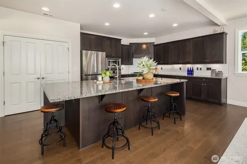 $1,695,000 | 13874 La Vigne Court Northeast, Bainbridge Island, WA 98110
