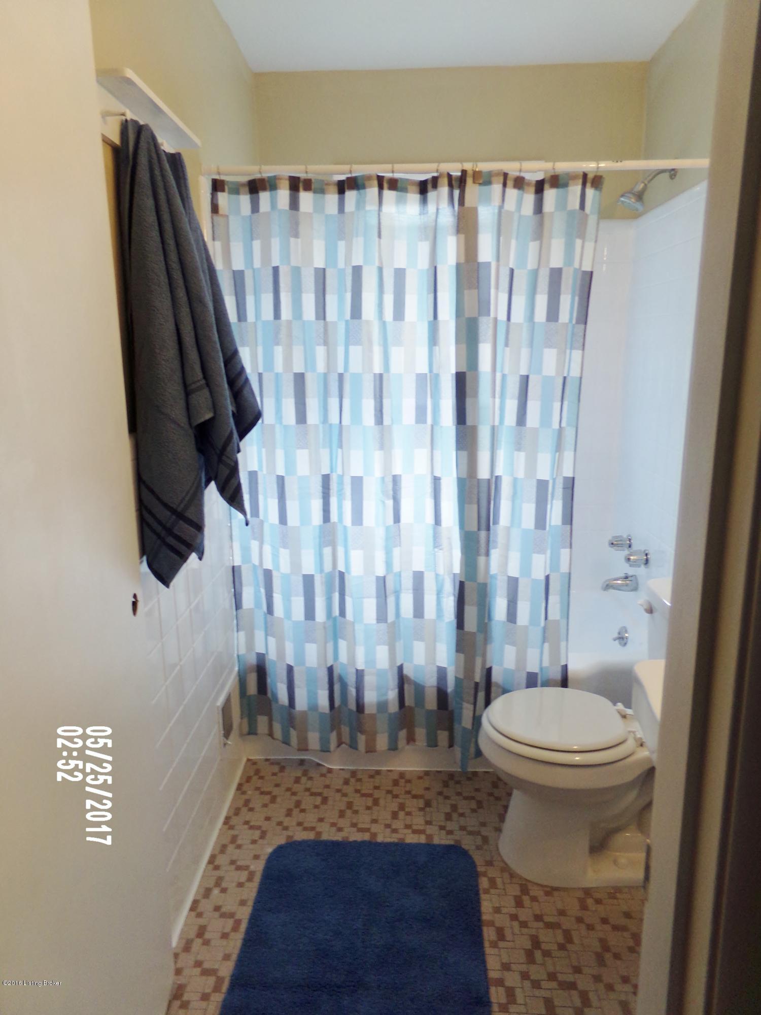 119 Buttercup Road Louisville, KY 40218 - Photo 8 of 12 FBA