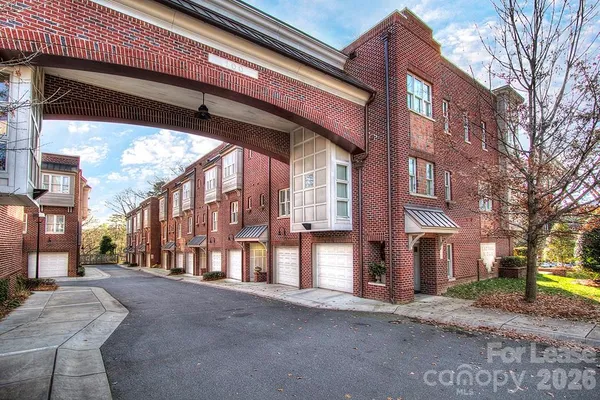 $2,200 | 100 North Laurel Avenue, Charlotte, NC 28207