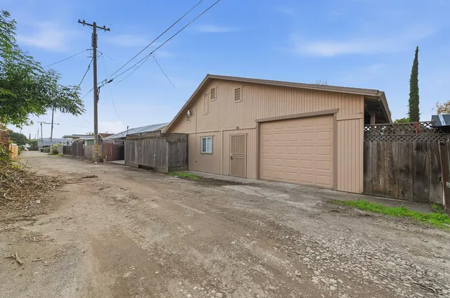 $449,900 | 237 Church Avenue, Oakdale, CA 95361