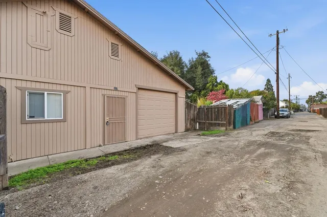 $449,900 | 237 Church Avenue, Oakdale, CA 95361