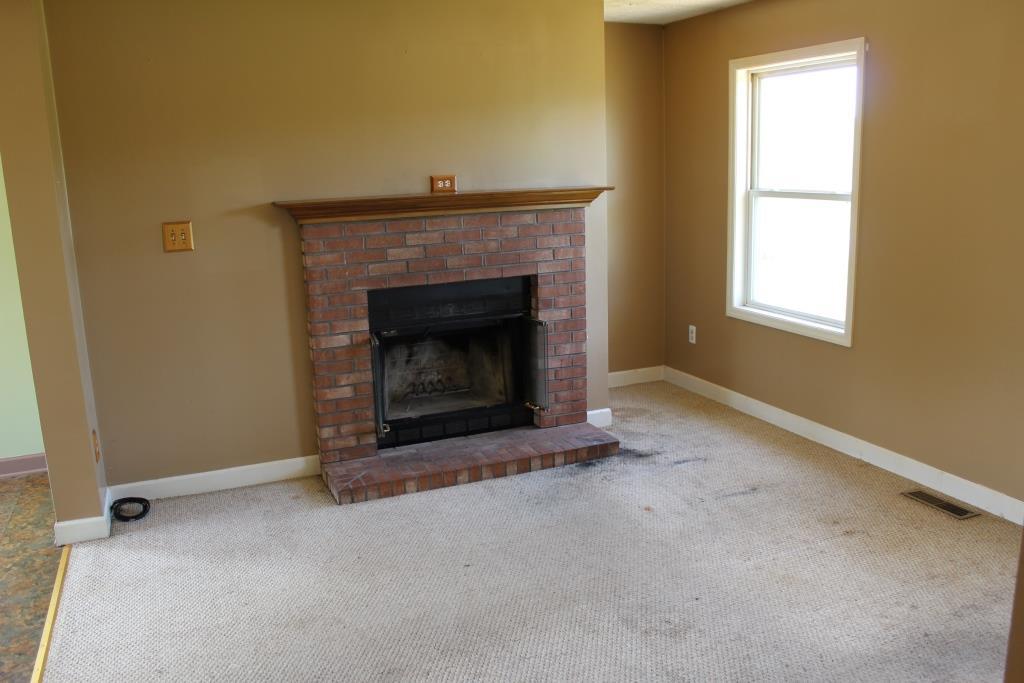 2090 Alean Road Wirtz, VA 24184 - Photo 14 of 24 Living room