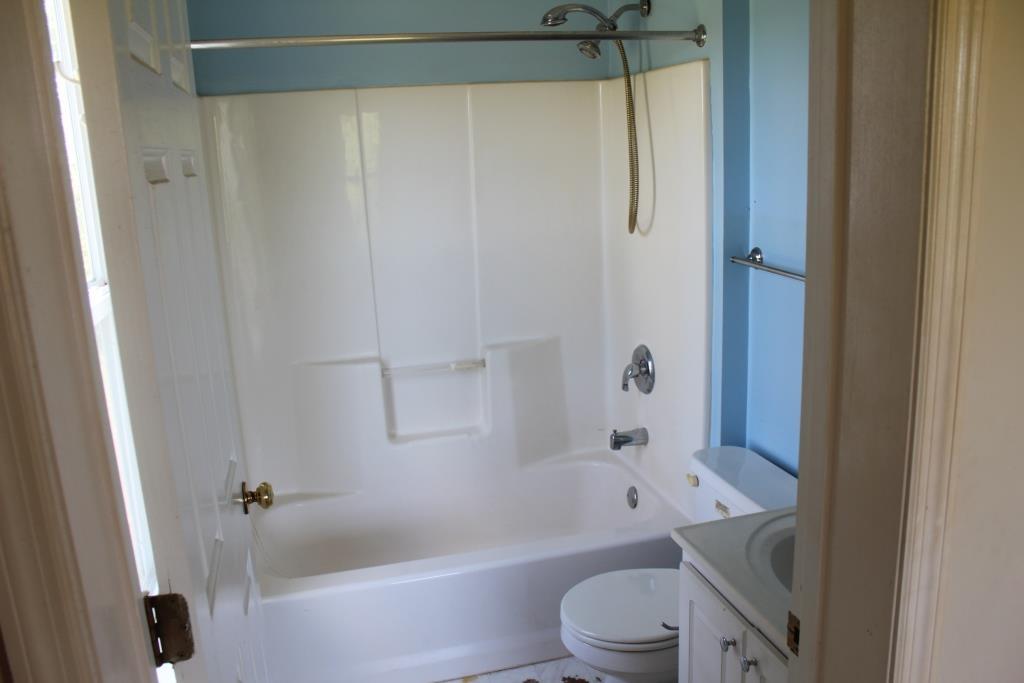 2090 Alean Road Wirtz, VA 24184 - Photo 17 of 24 Bath
