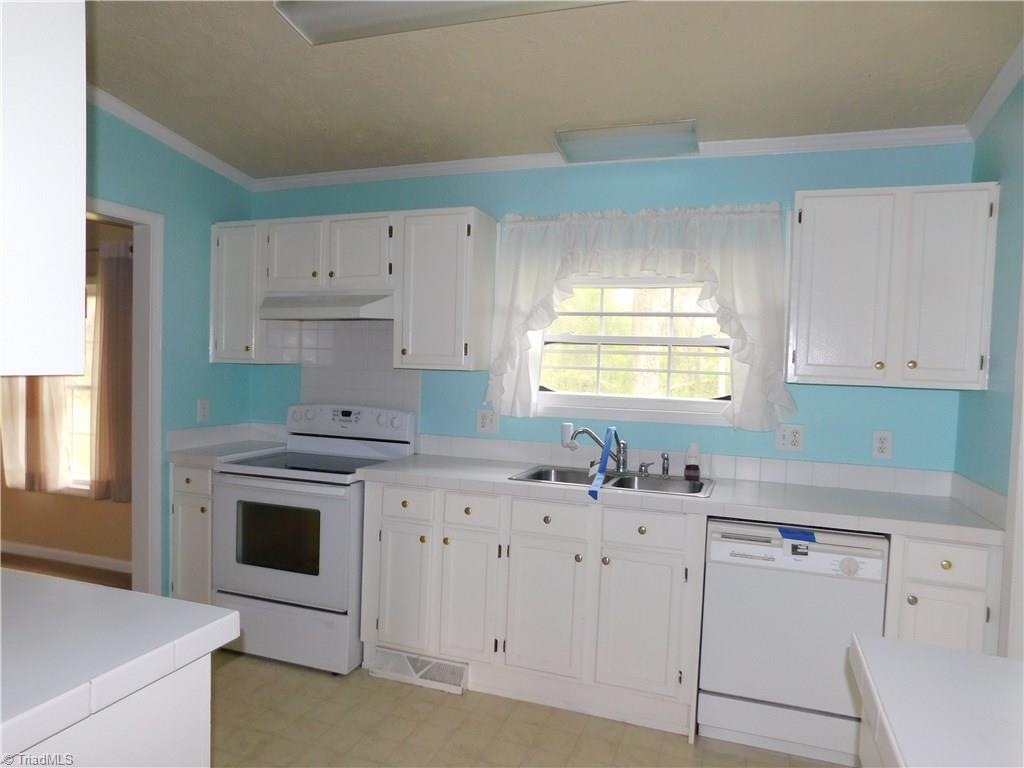 351 East Ridge Street Ramseur, NC 27316 - Photo 5 of 19 Gallery Image 5