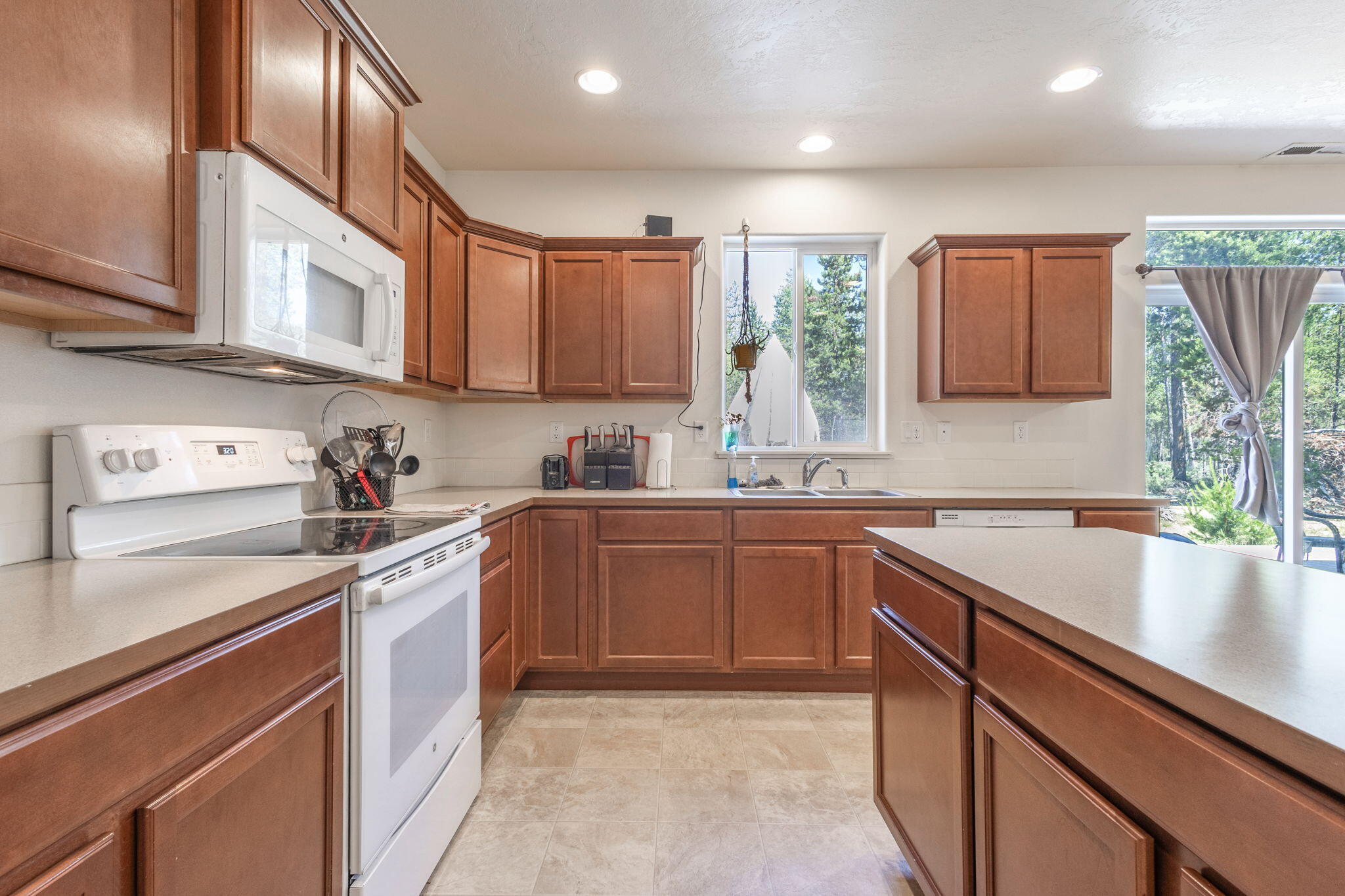 53090 Day Road La Pine, OR 97739 - Photo 14 of 34 12-web-or-mls-12