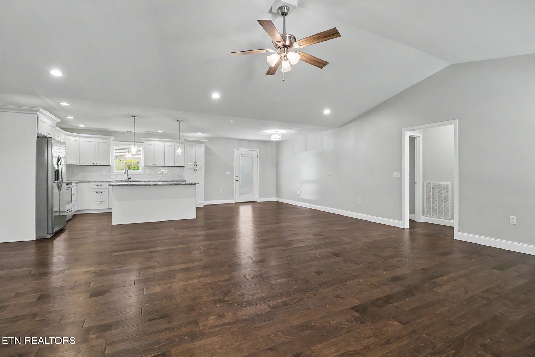446 Stanley Hood Road Crossville, TN 38571 - Photo 9 of 24 Gallery Image 9